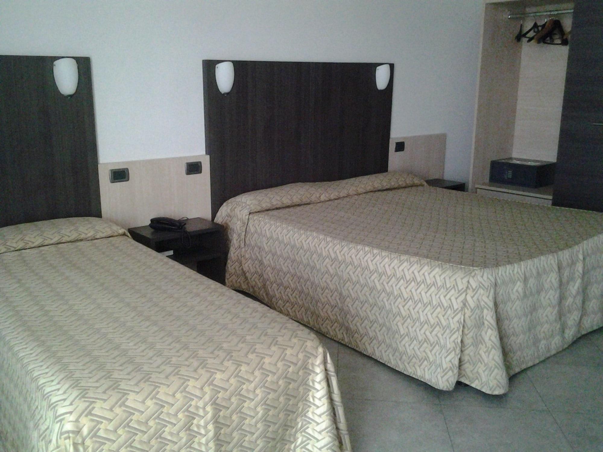 Hotel Lux 모데나 외부 사진